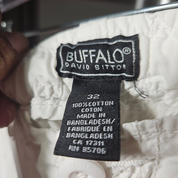 Mens White Cargo Shorts With Multiple Pockets & Elastic Waistband - Picture 9 of 9